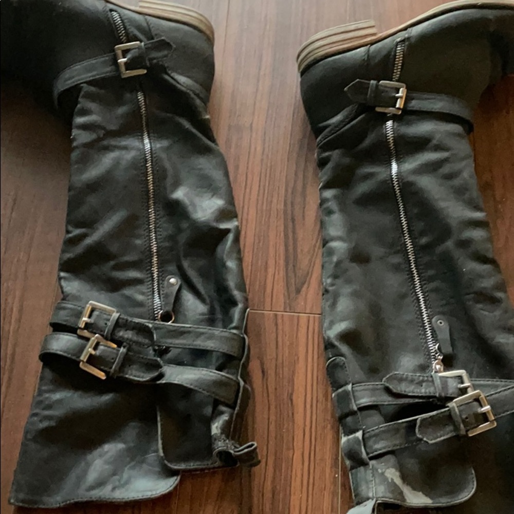 Flat Distressed Boots w/ Buckles - Picture 14 of 14